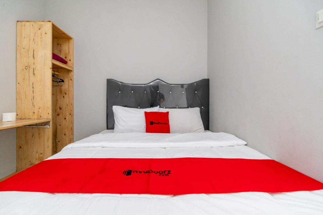 Reddoorz Plus Near Jungeland Sentul Bogor Extérieur photo